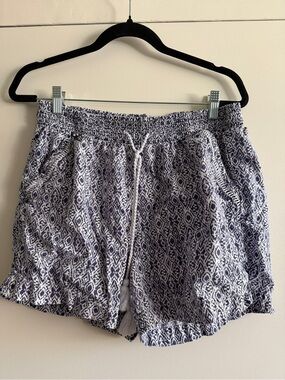 Briggs New York Navy and White High-Waist Patterned Smocked Shorts